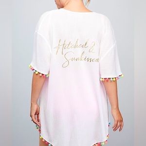 EUC David’s Bridal “Hitched & Sunkissed” honeymoon beach cover up, Size L/XL